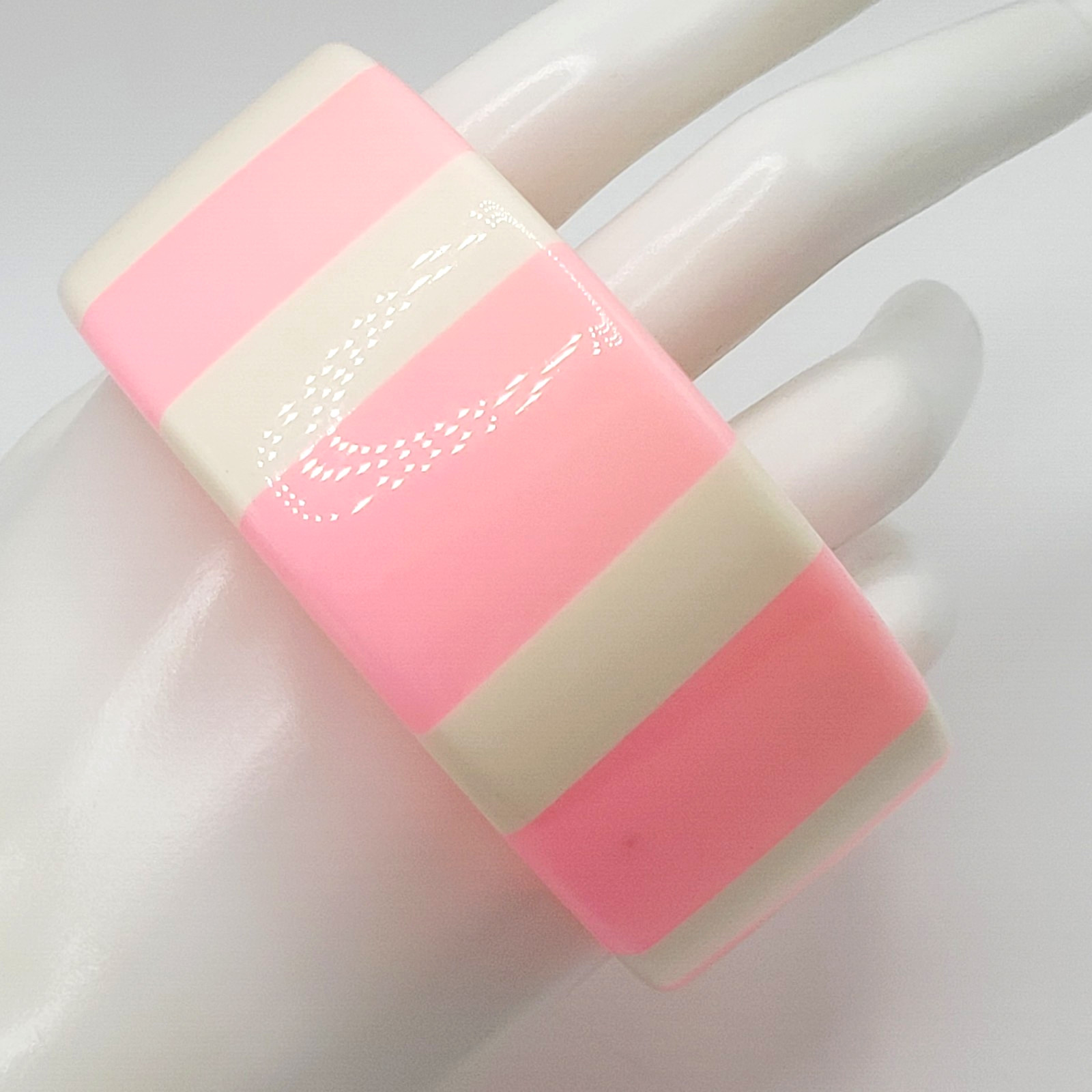Bright Bubble Gum Cotton Candy Cream Stripe Chunky Acrylic Vtg Bangle Bracelet