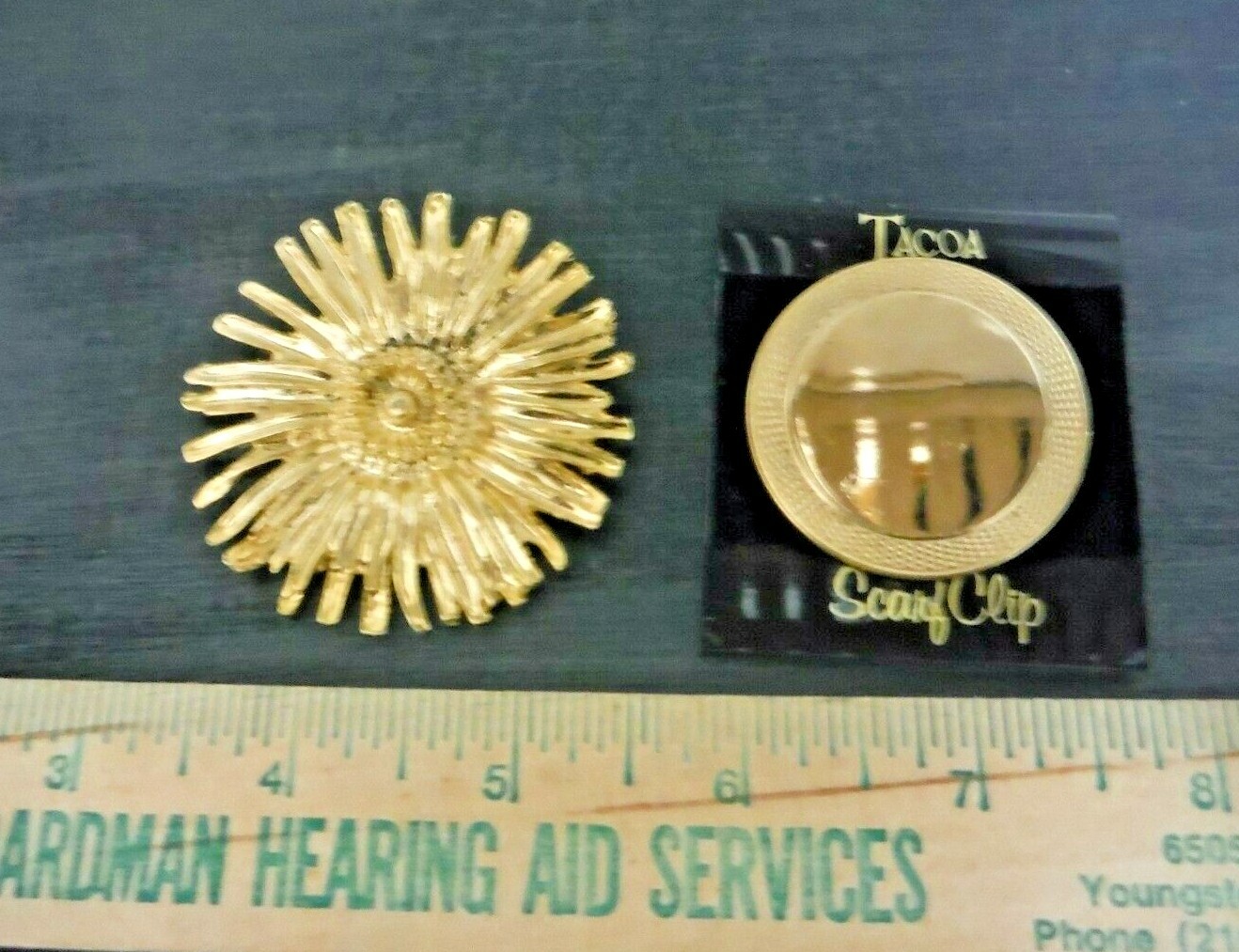 NEW Tacoa Gold Toned & Daisy Scarf Clips Free Shipping