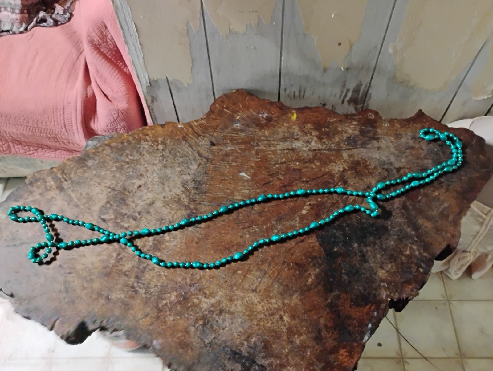 VTG Extra Long Flapper Style Vivid Green Bead Necklace