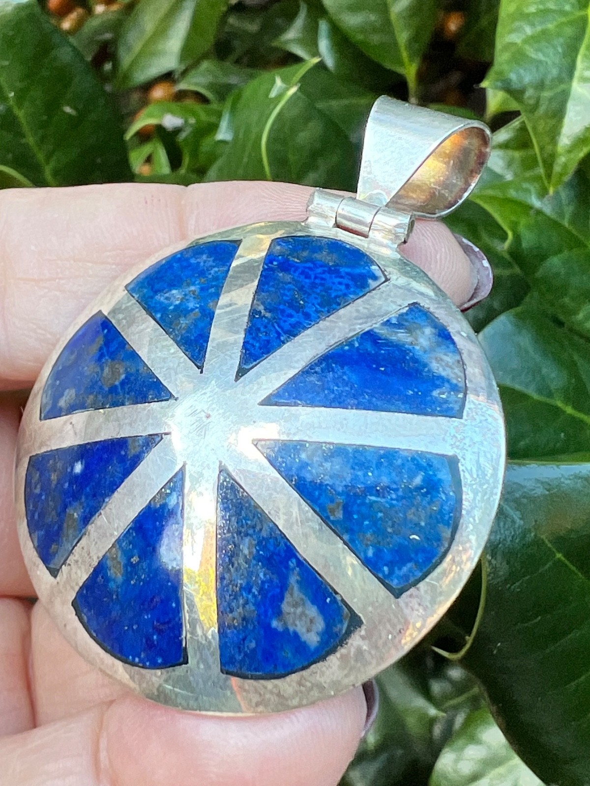 VINTAGE LARGE 980 FINE STERLING SILVER OVERSIZED LAPIS INLAID STATEMENT PENDANT