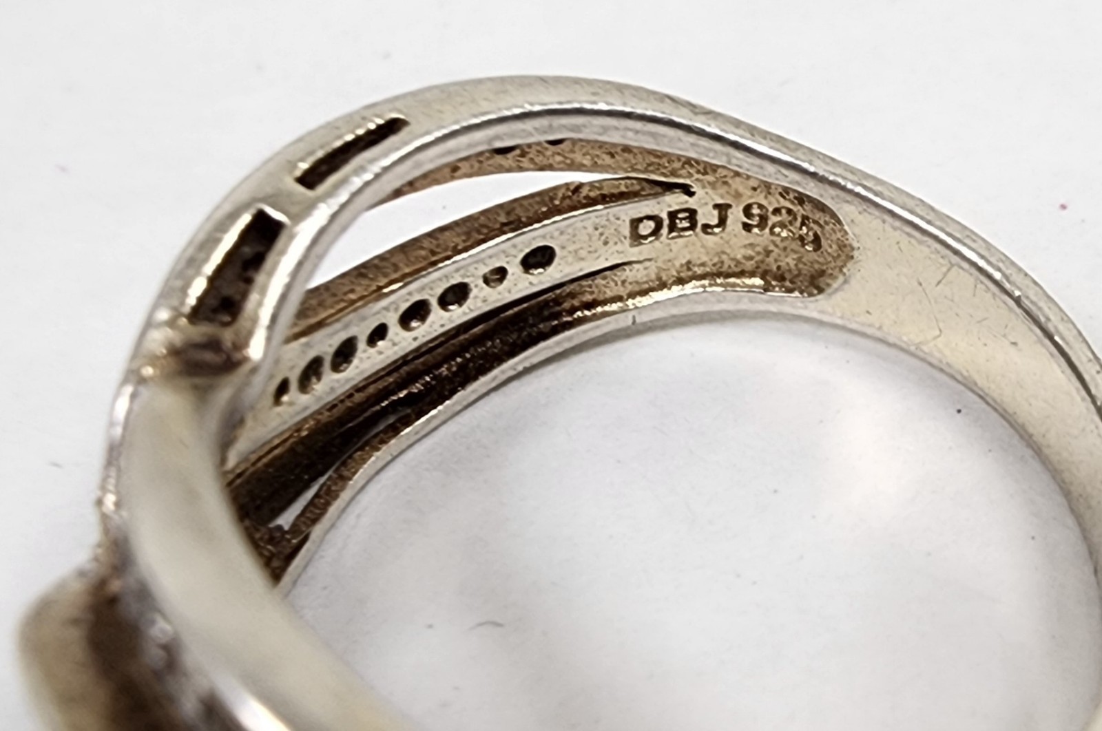 DBJ Diamond (Tested) Sterling Silver 925 Crossover Band Ring Size 8 Pre-Owned