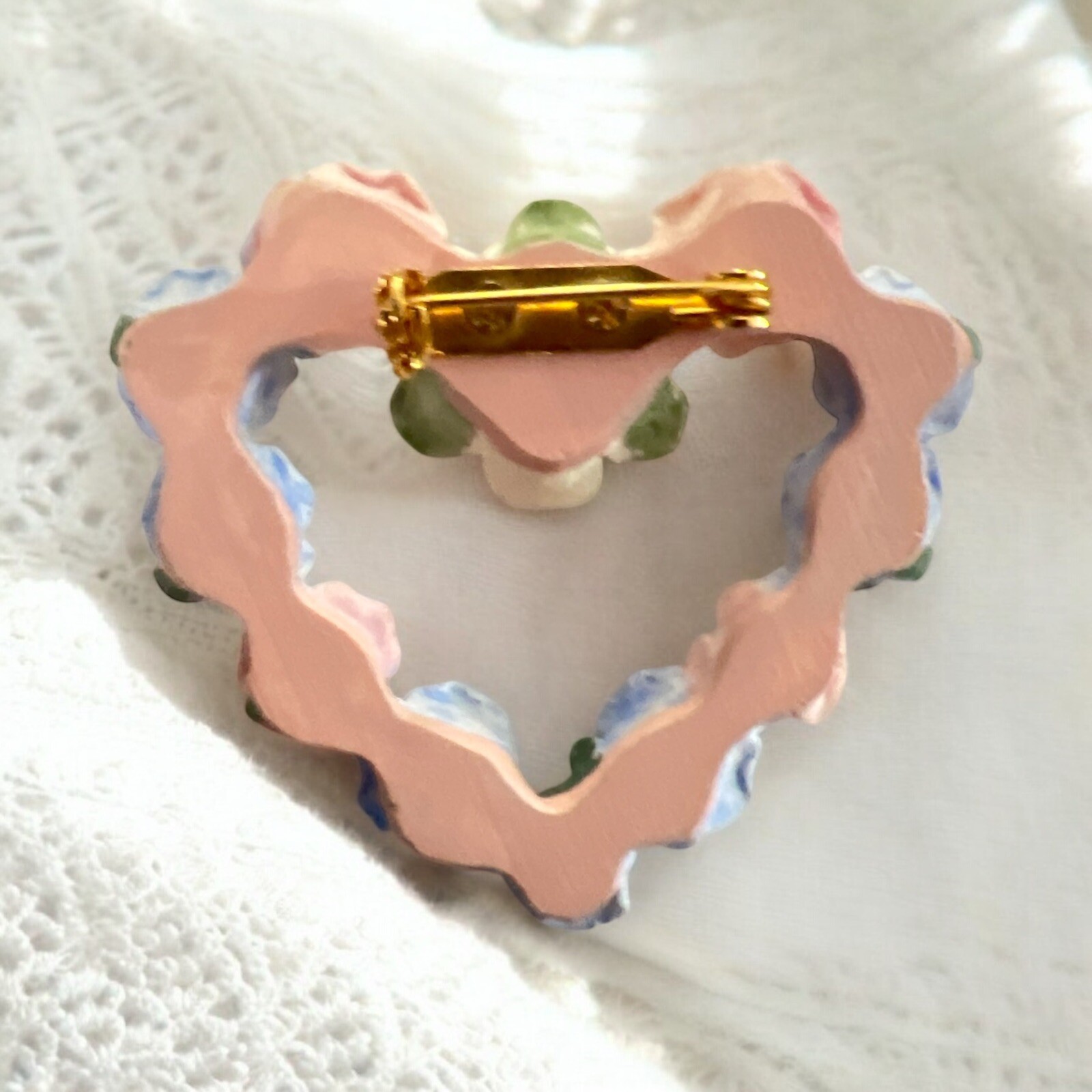 Vintage Avon HEARTS and ROSES Yellow Pink Blue Floral Flowers Brooch Pin