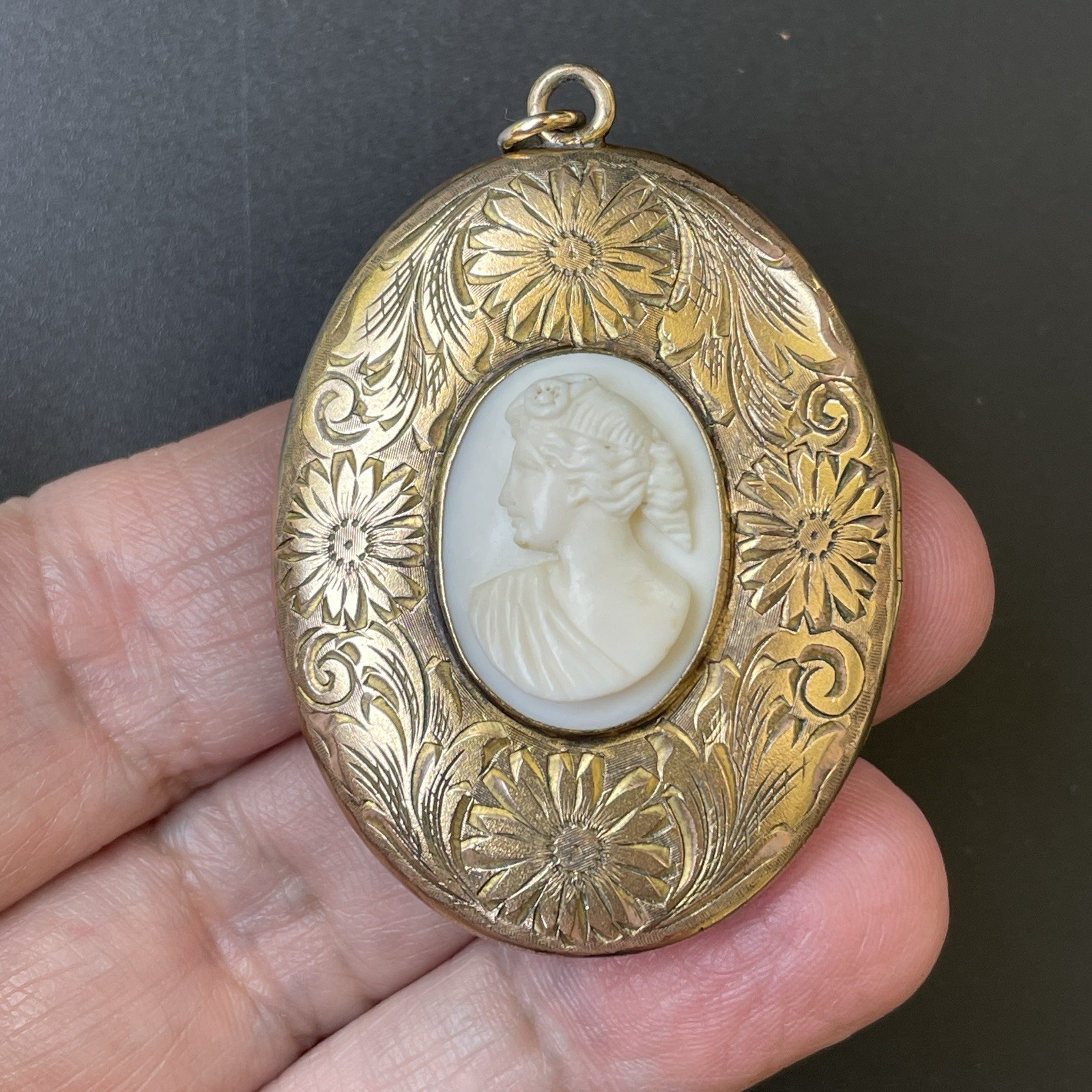 Gold Filled Cameo Photo Locket W & S B Blackinton Etched Floral Antique Vintage