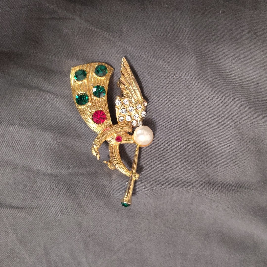 Lovvely Slver Starr Vintage Gold Tone Angel Blowing Horn With Rhinestones