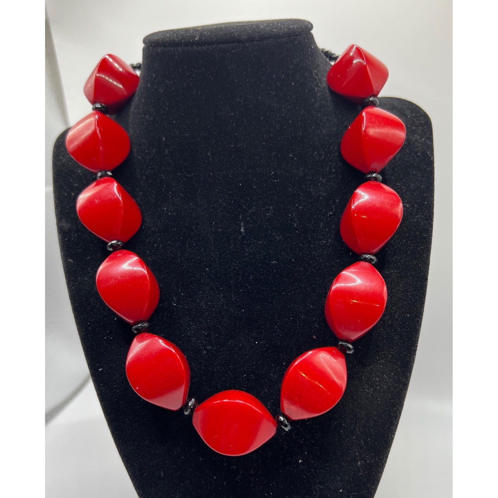 Chunky Red Statement Bead Necklace Black Accent Beads 18″ Bold Vintage Style