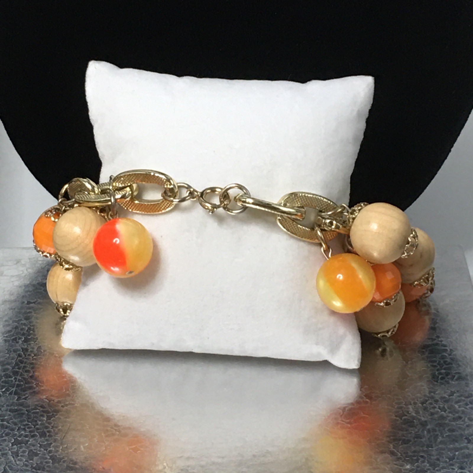 1960s VTG Chunky Multicolor Beaded Cha Cha Bracelet Lucite and Wood 8″