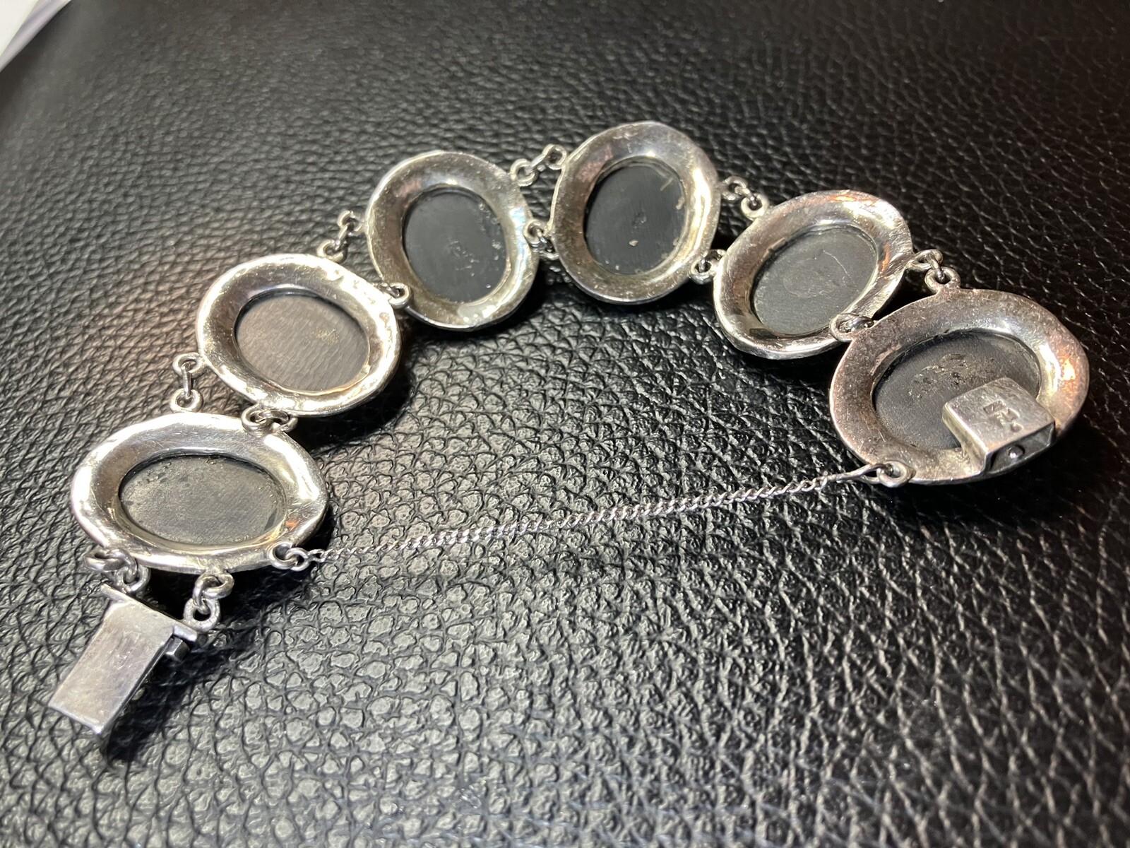 Signed TM (Taxco Mex) 925 Sterling Silver Oval Black Onyx & Marcasite Bracelet