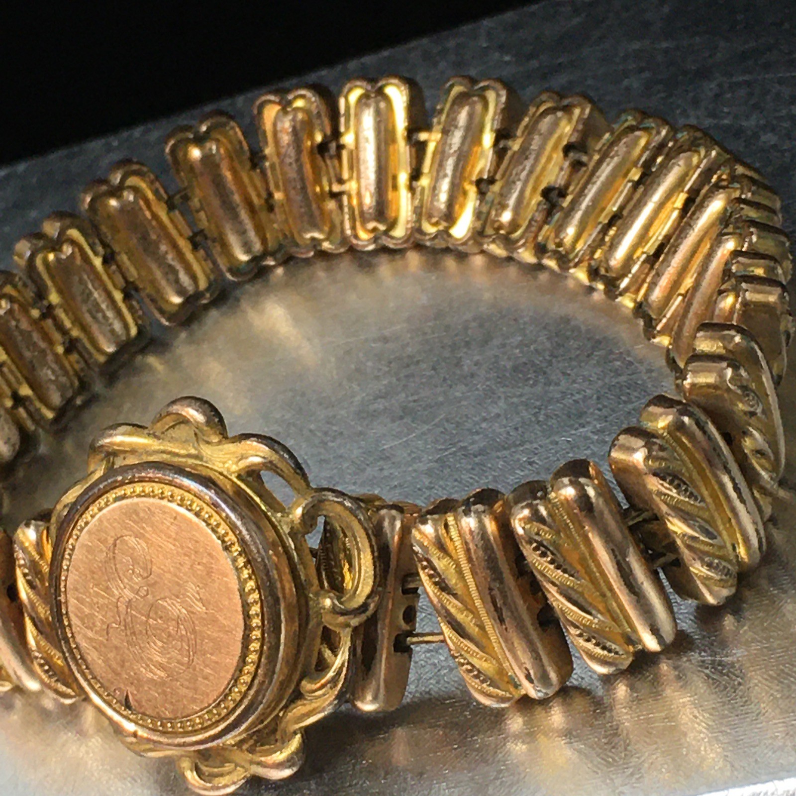 Unique Vtg Expansion Locket Sweetheart Bracelet Watch Style Face