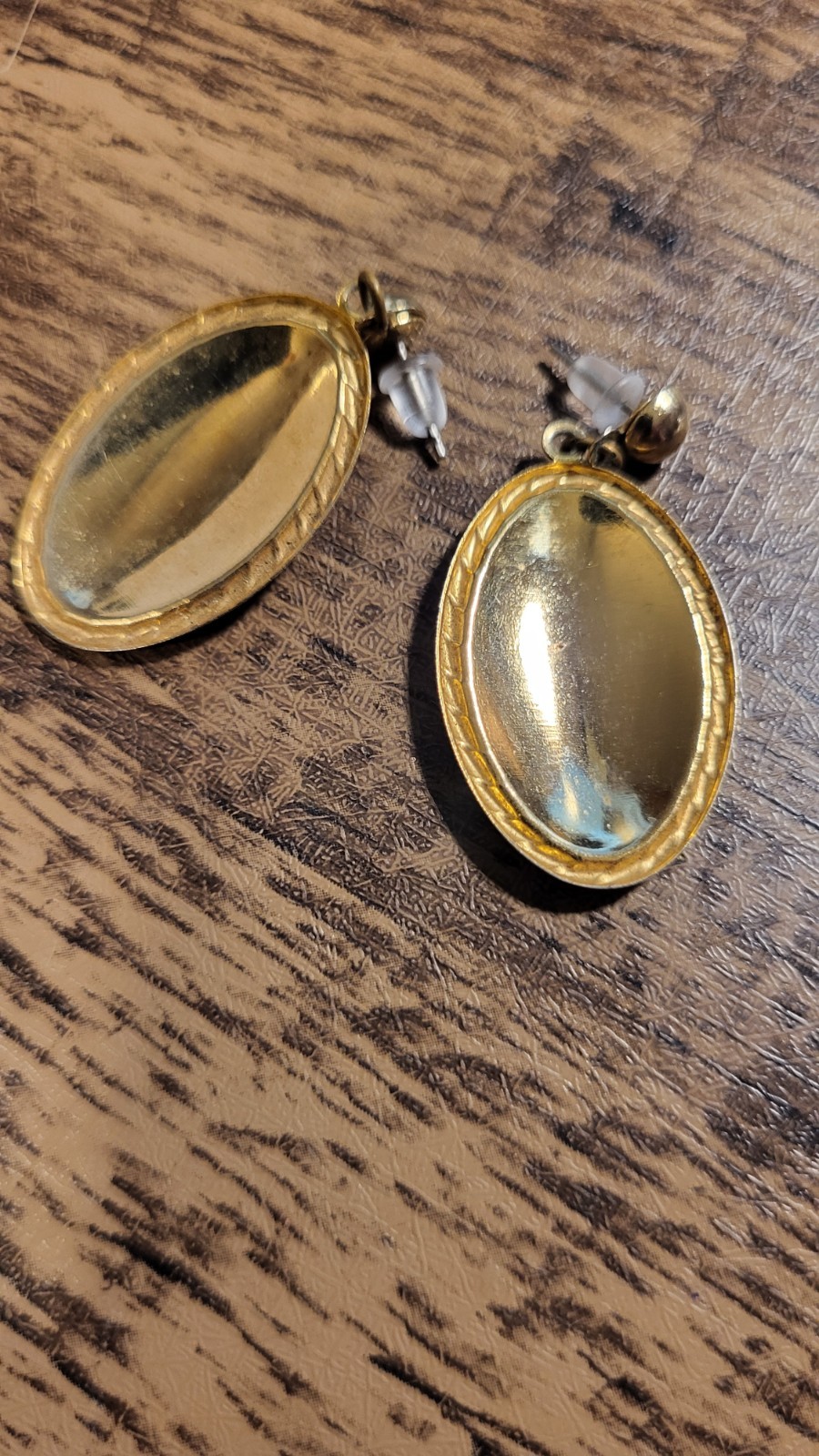 Vintage Marbleized Orange Tone Lucite Oval Earrings in Gold-Tone Setting