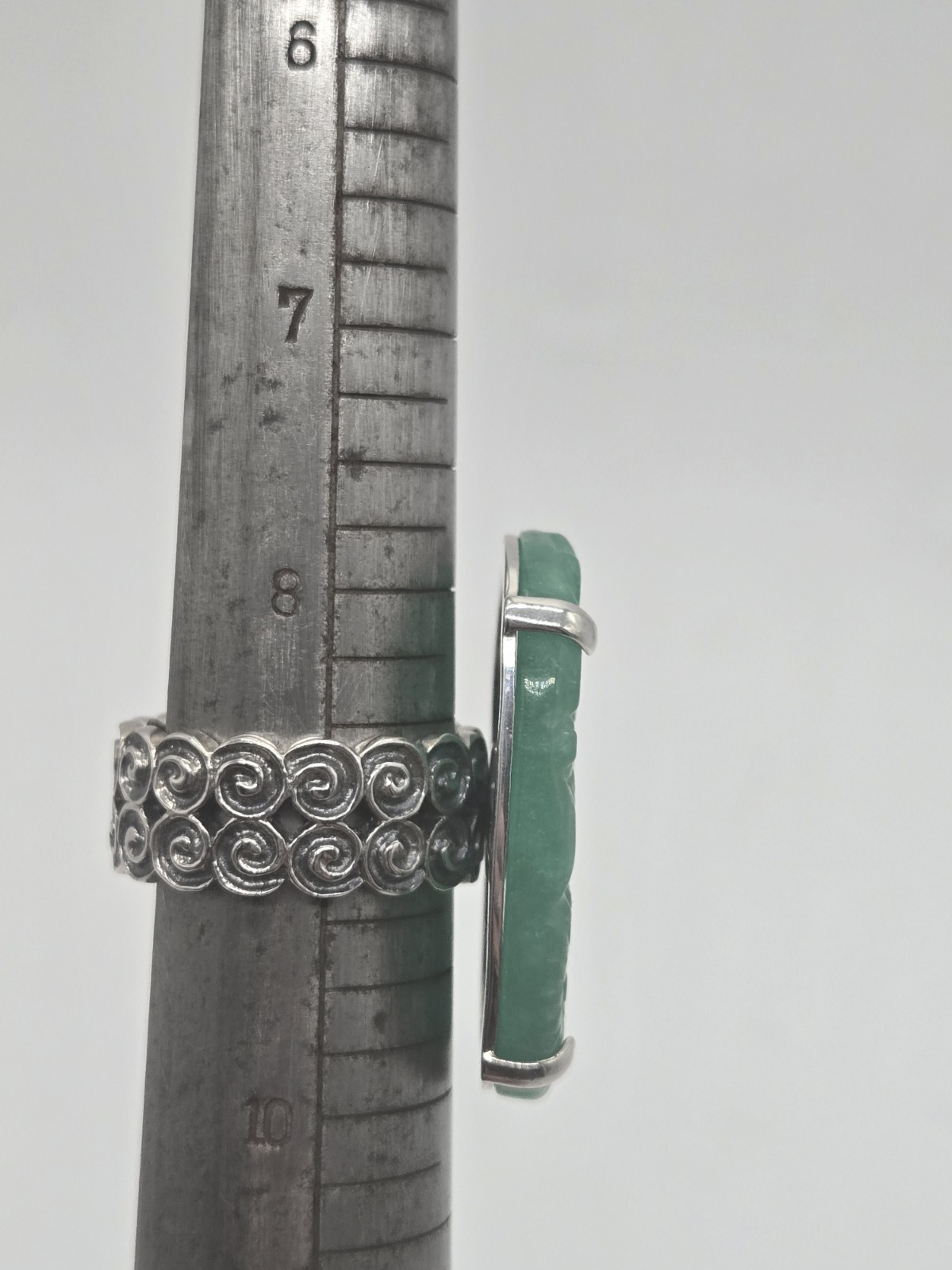 Vintage Amy Kahn Russell AKR 925 Sterling Silver Carved Green Jade Ring Size 9
