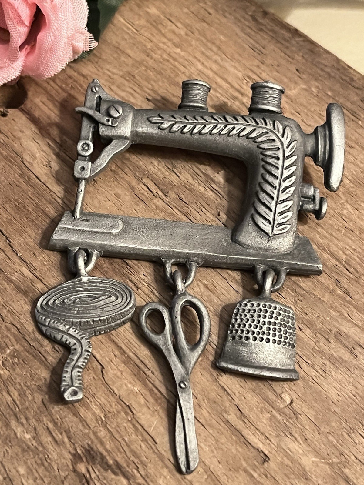 Sewing Machine Thimble Sissors Measuring Tape Pewter Spoontiques Brooch Pin