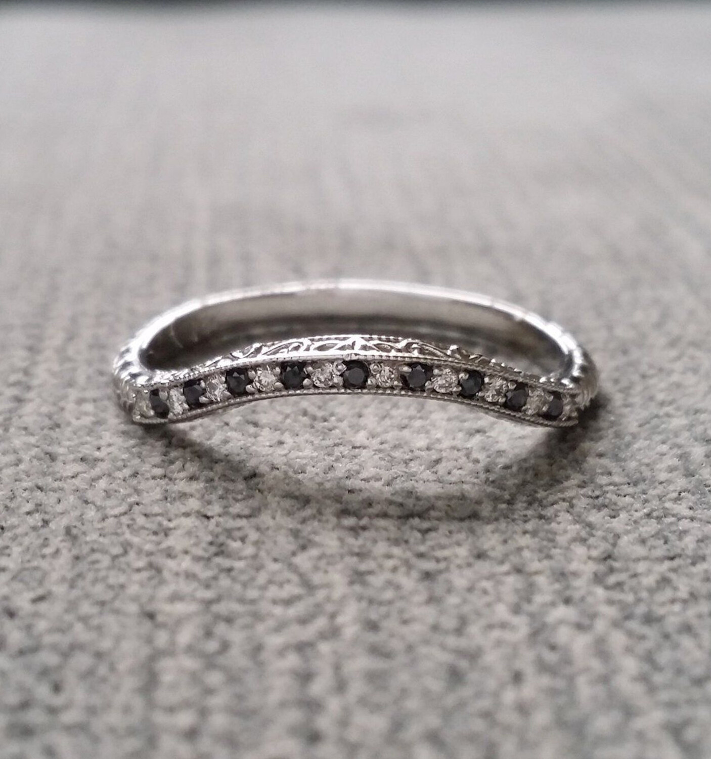 1/5Ct White & Black Round CZ Antique Style Art Deco 925 Silver Wedding Band Ring