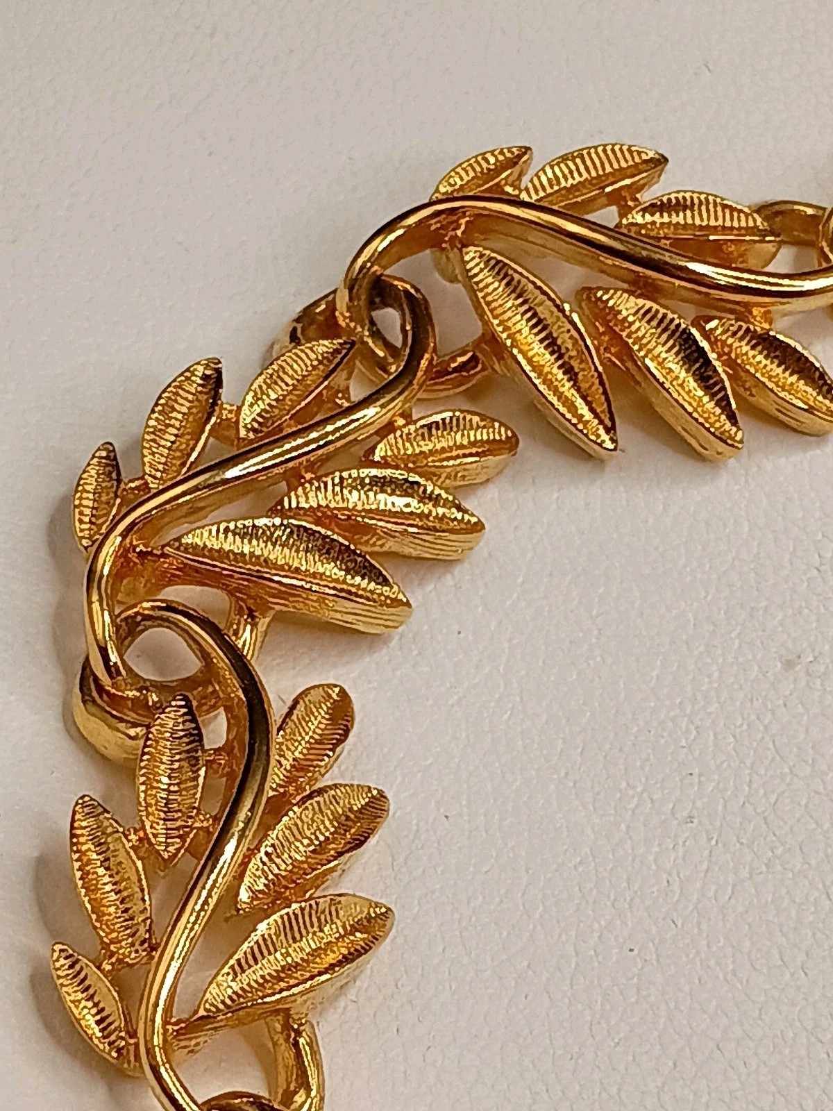 Vintage Napier Gold Tone Leaf Link Necklace Choker Collar 16.5 in Signed