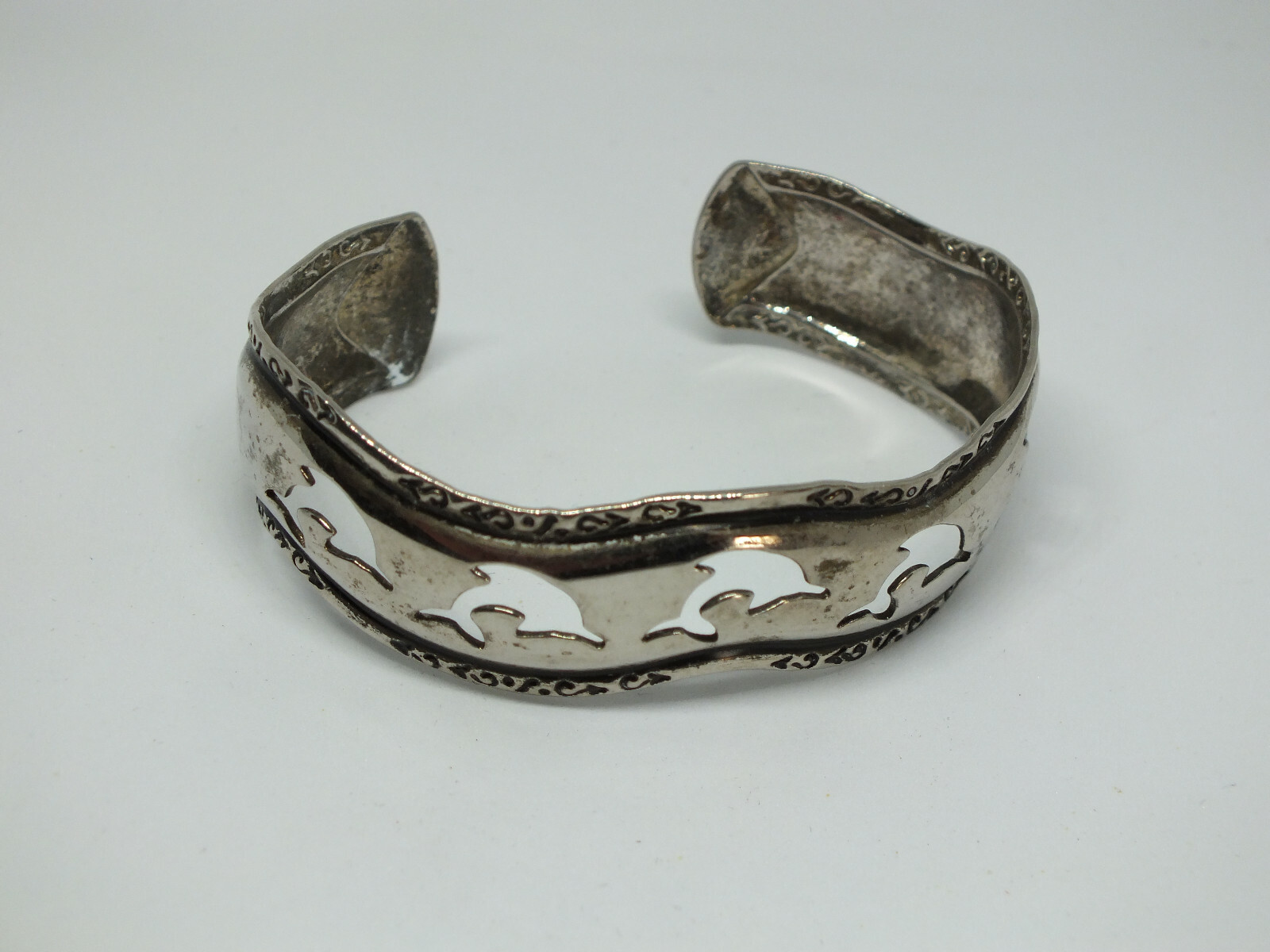 Beautiful Cuff Bracelet Silver Tone Openwork Dolphins 3/4″ Wide x 2 1/4″ Across