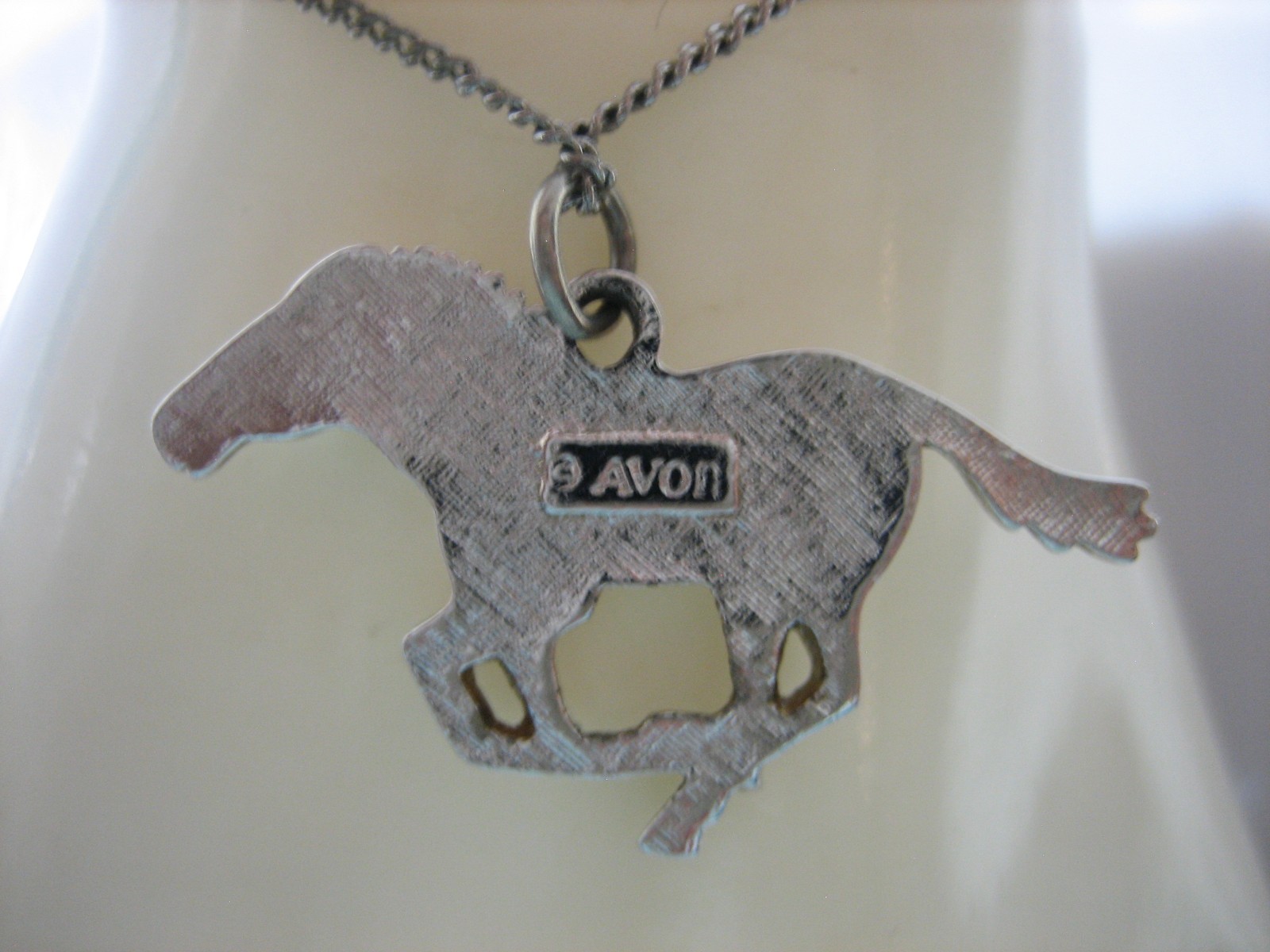 Vintage Avon Running Horse Pendant Silver Tone Necklace 18” Excellent Condition