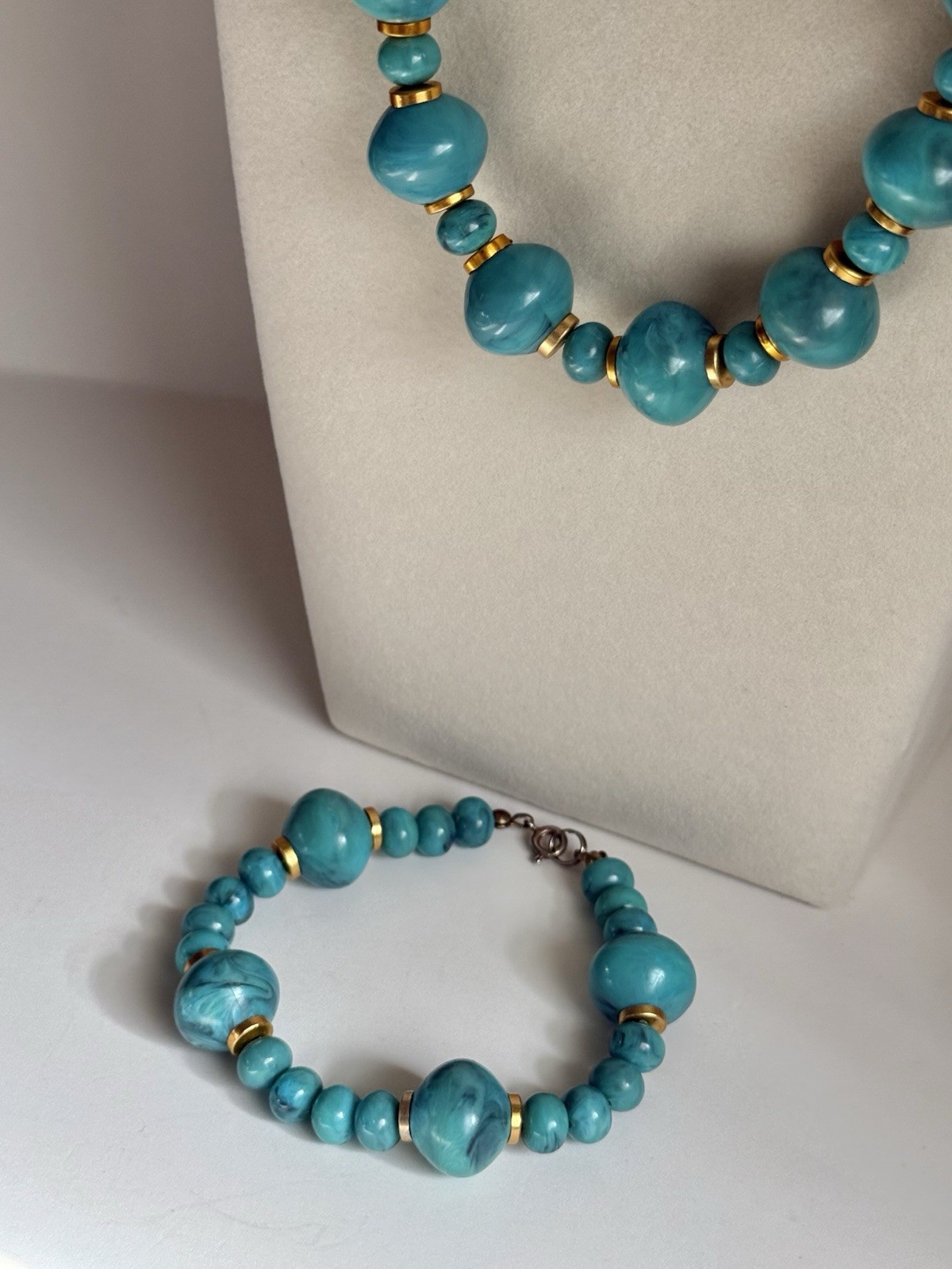 Vintage Simulated Turquoise Style Necklace & Bracelet Set Gold Tone Beads 1980s
