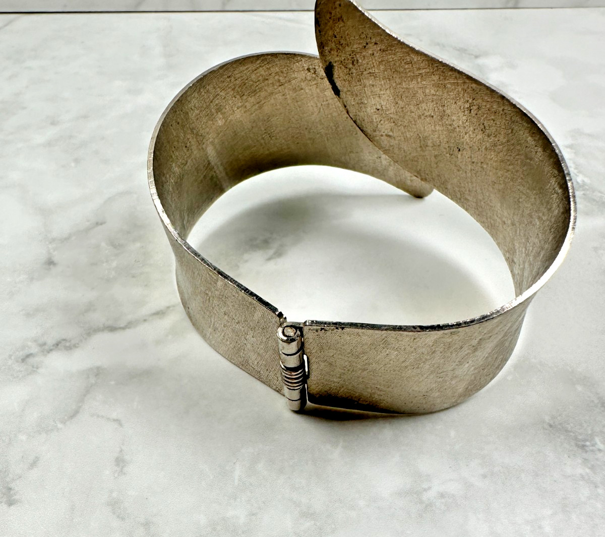Silver Tone Hinged Bracelet with Two Resin Stones – 6″ Inside Diameter (Small!)