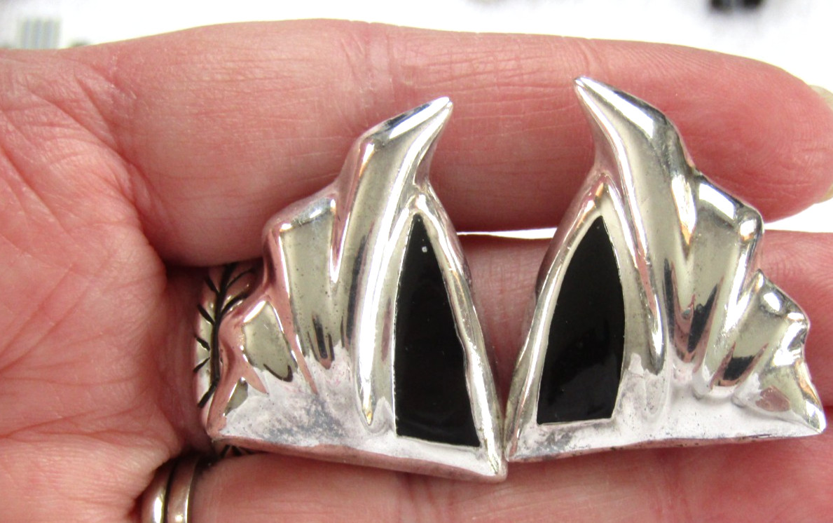 NICE COSTUME JEWELRY WEISS TRIFARI MONET COVENTRY LUCITE RHINESTONE BLACK WHITE