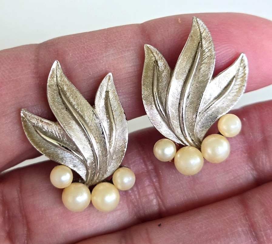 Vintage Trifari Faux Pearl Leaf Design Silver Tone Clip Earrings 1-1/8″