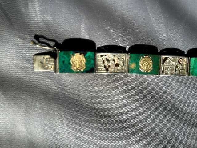 Vintage Bracelet; Sterling Silver, Mexican Jade, Gold, 7.0″, post 1940, Mexico