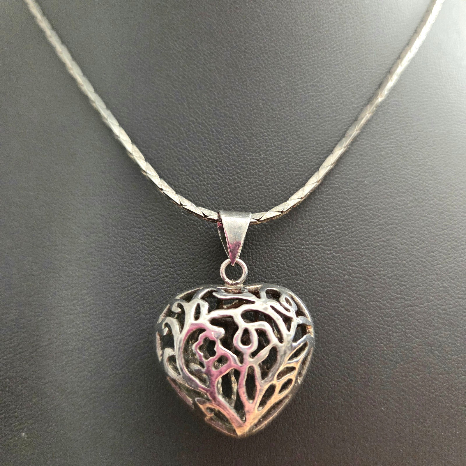 Filigree Puff Heart Pendant Necklace Cobra Chain 23″