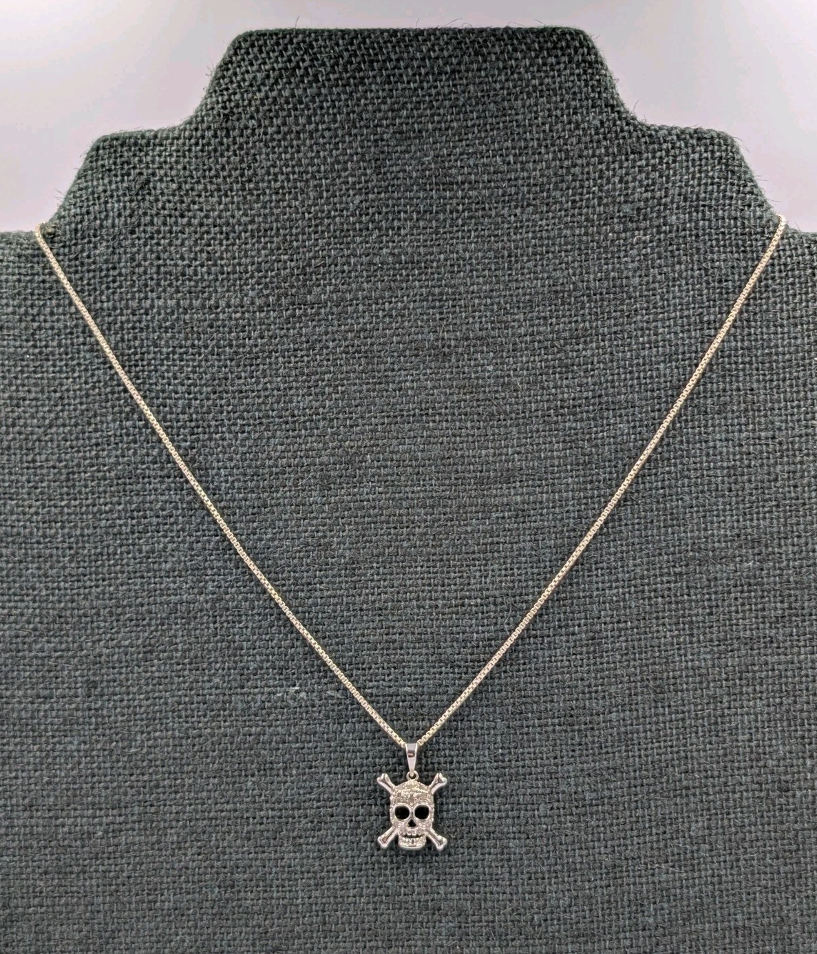 By Marsala Mfg Vtg Sterling 925 Diamond Skull Crossbone Pendant 16″ Box Necklace