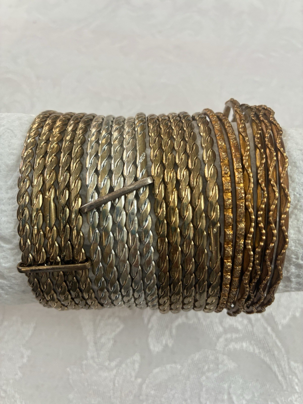 Huge Vintage Bracelet Jewelry Lot 2.10 lb Beaded Bangle Charm Stretch Variety