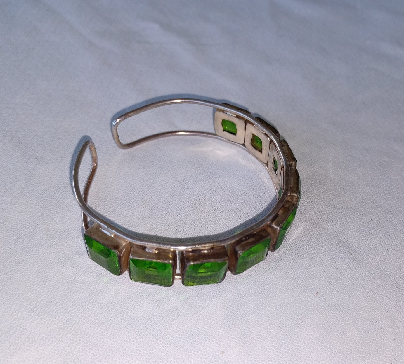 Vintage Sterling Artisan Bangle Bracelet Lge. Lime Green Square Stones 7.75″ Adj