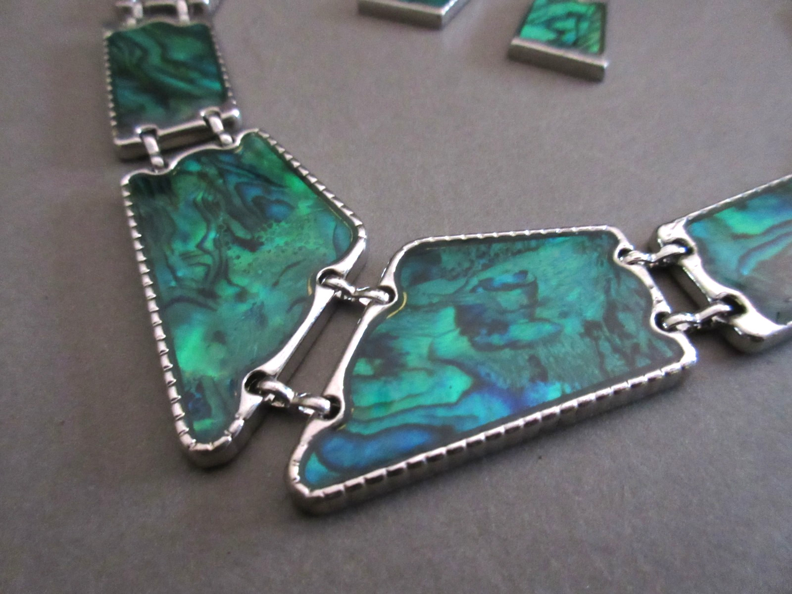 Paua Shell Inlay Enamel Silver Tone Choker Necklace & Pierced Earring Set