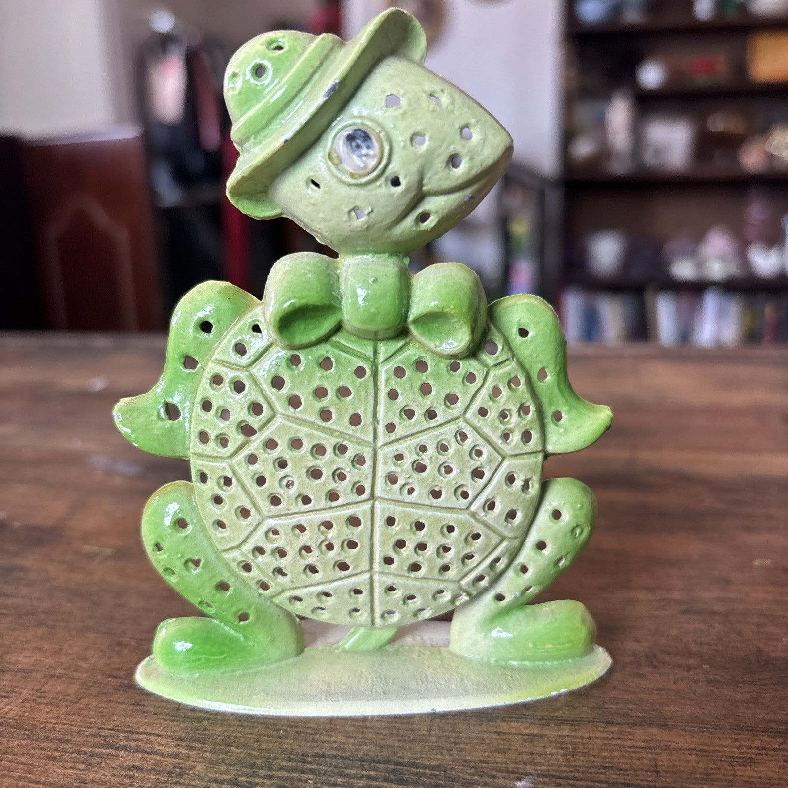 Vintage Revere Green 4.5” Cast Iron Turtle Earring Holder Display USA Googly Eye