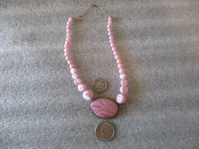 VINTAGE PINK GLASS 14K YELLOW GOLD BEAD CHOKER NECKLACE – 16.5″