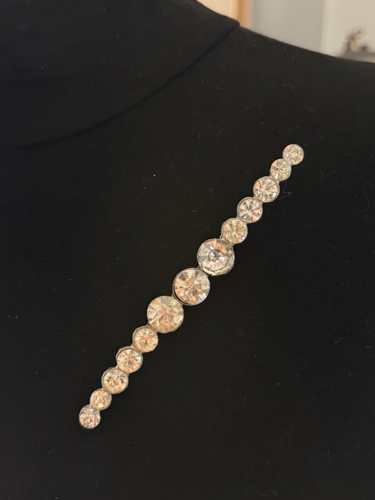 Vintage Brooch Pin Bar Style With 13 Clear Rhinestones