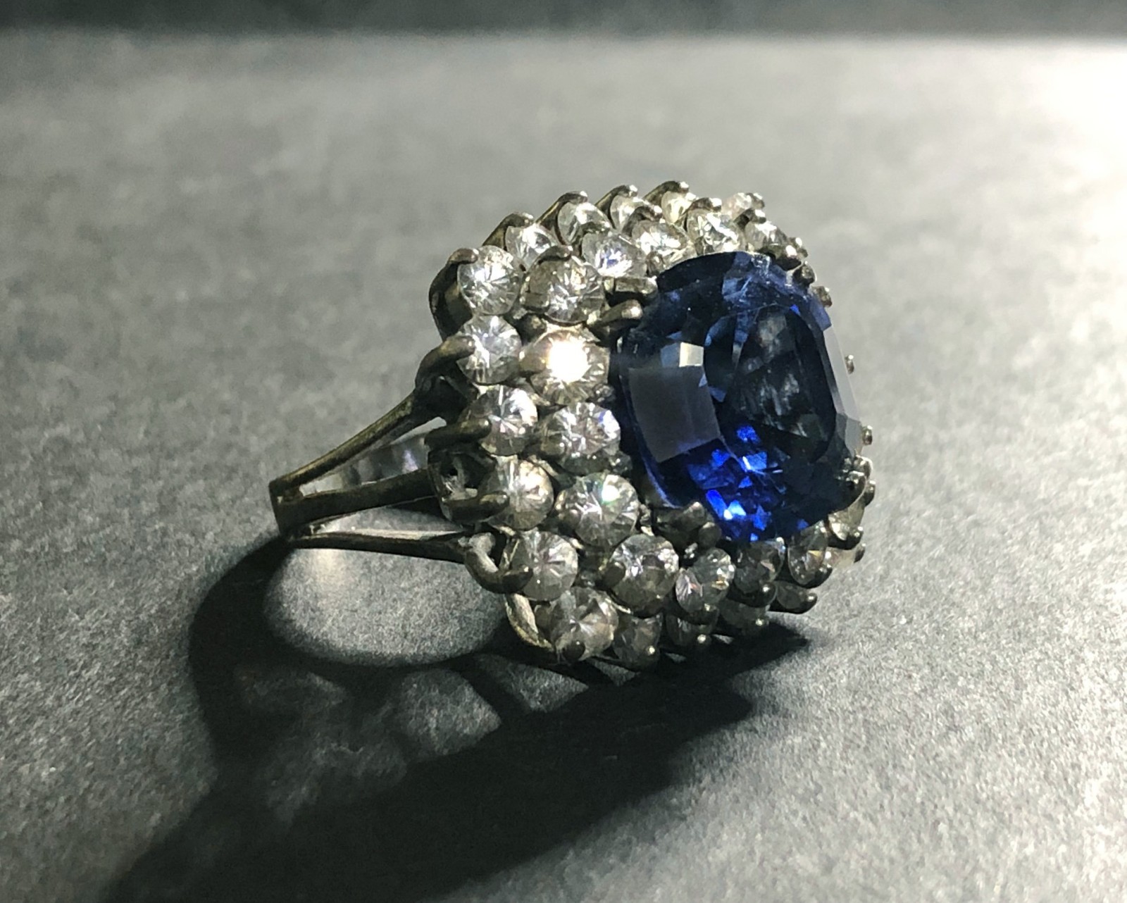 Vtg STATEMENT! 10ct Cornflower-Blue SAPPHIRE & DIAMOND QUARTZ Halo Sterling Ring