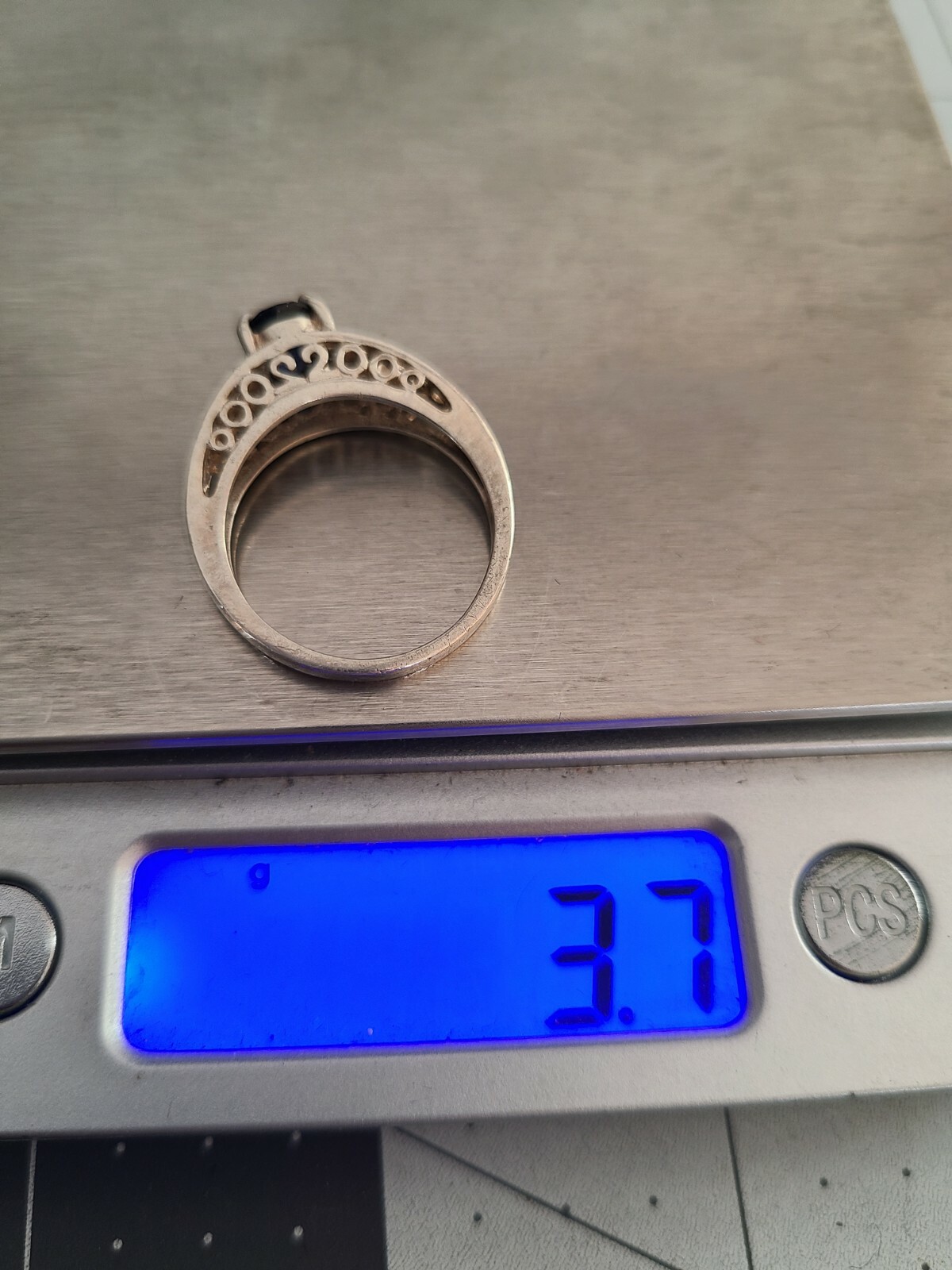 VTG STERLING SILVER 1 CT BLUE STONE AND SMALL CLEAR STONES RING SZ 8 925
