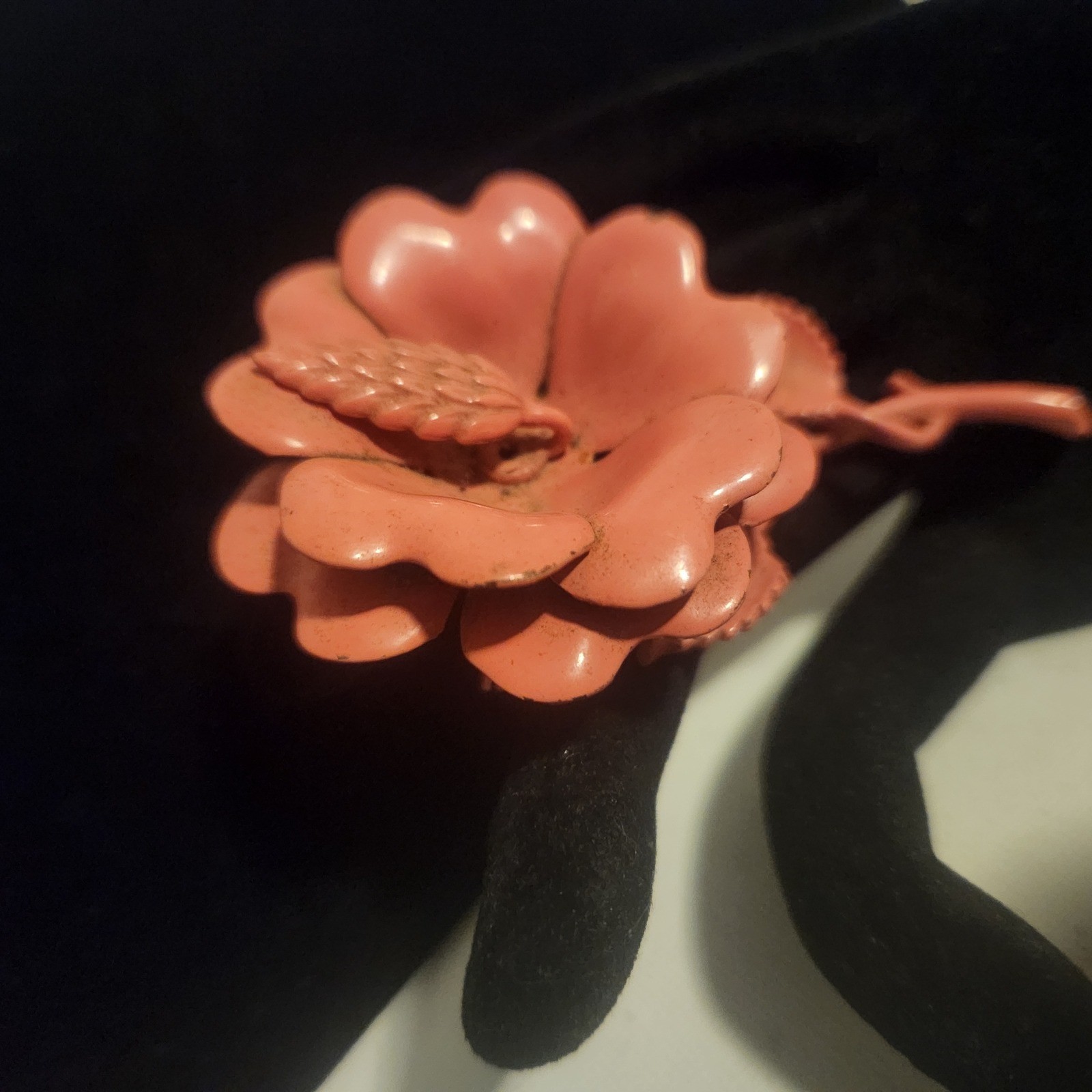 Vtg Pink Enamel Flower Brooch Mod pop art Floral Pin Matte Finish Style