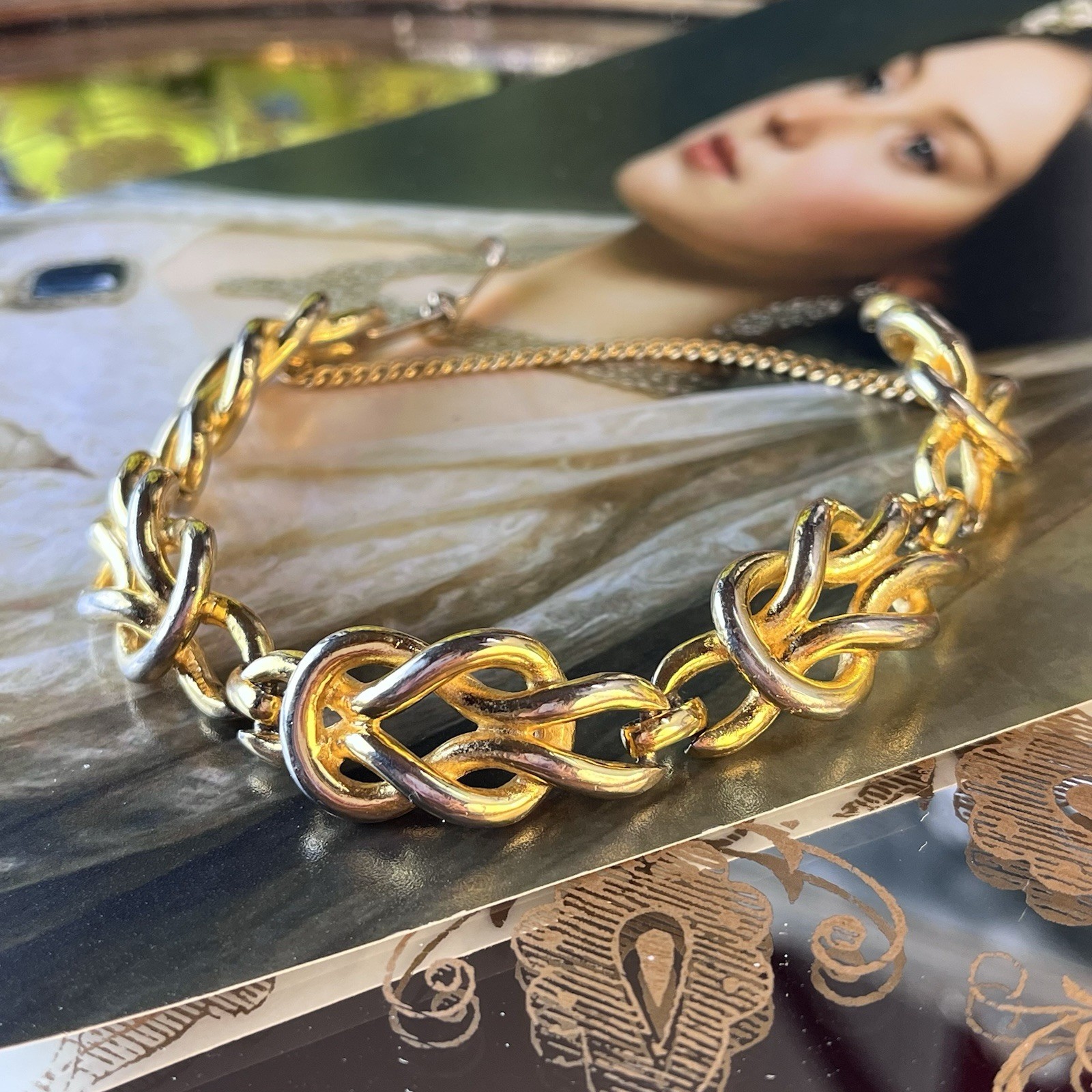Vintage 1980s Gold Tone Interlocking Link Bracelet – 6.75” – Safety Chain – Bold