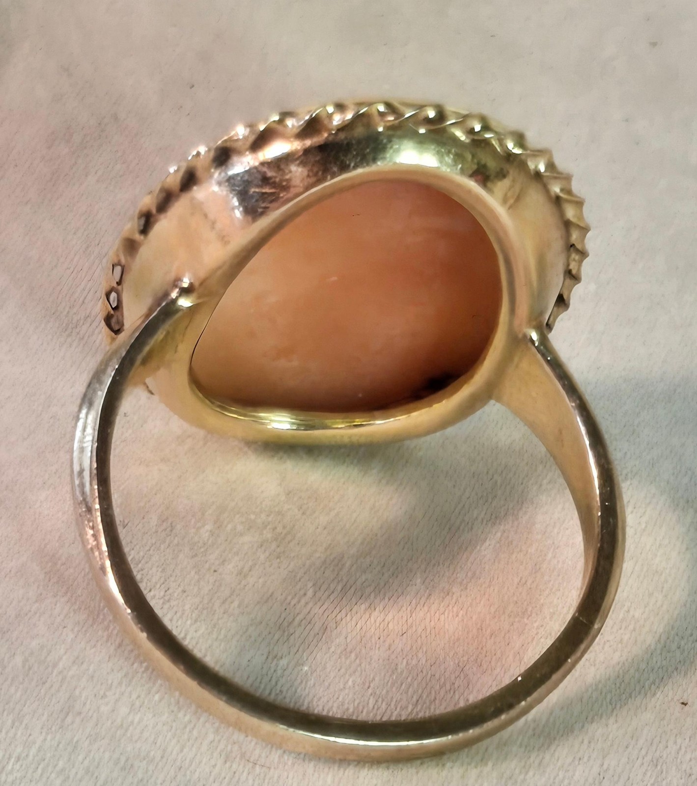 Vintage 14k Gold shell Cameo Ring by BDA size 6.5
