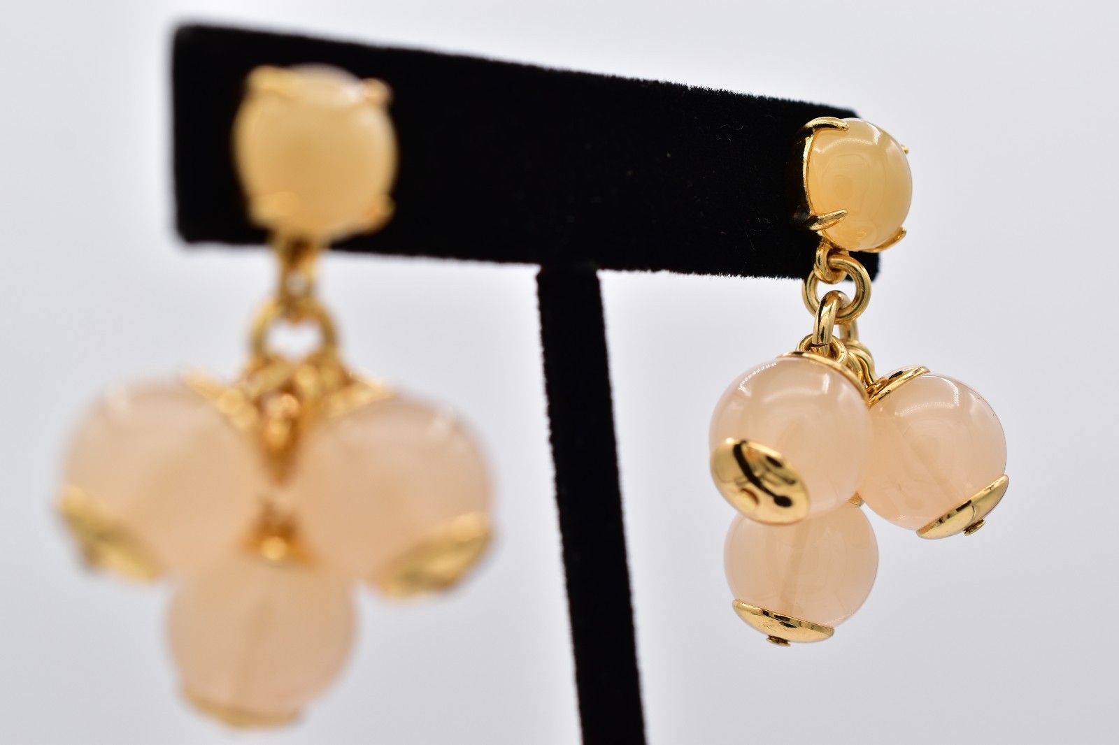J.Crew Peach Beaded Cabochon Cluster Earrings Gold Tone Drop Dangle Signed BinAI