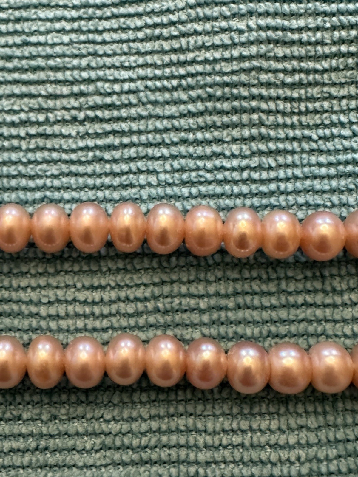 VTG 18” Cultured Pink Pearl Necklace W/Fish Hook Clasp & Matching Post Earrings