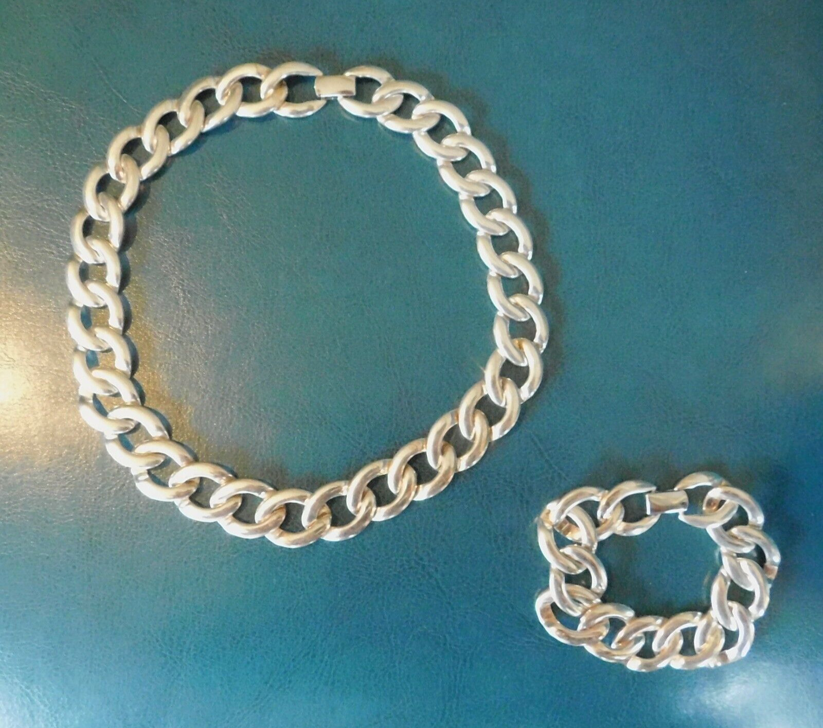 VINTAGE 1960’s 70’s SIGNED NAPIER SILVERPLATED CHOCKER NECKLACE and BRACELET SET