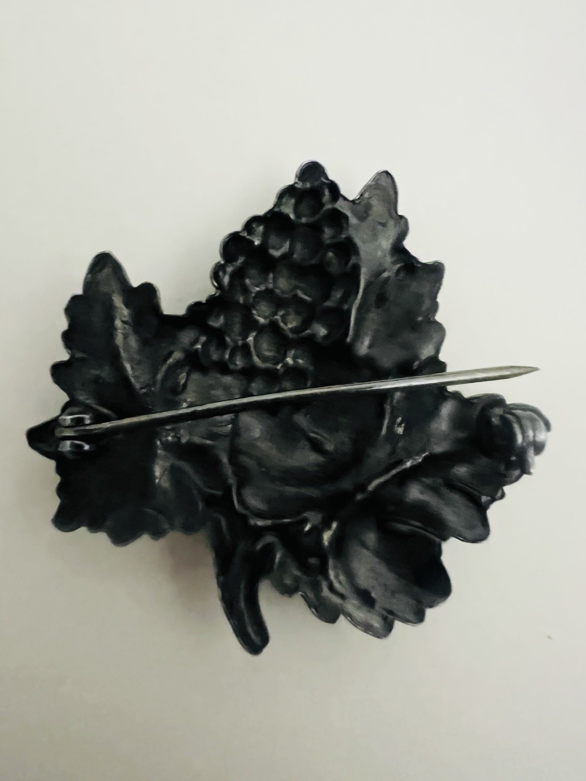 Vintage Grape Cluster Brooch Silver Tone Leaves Figural Jewelry Pin