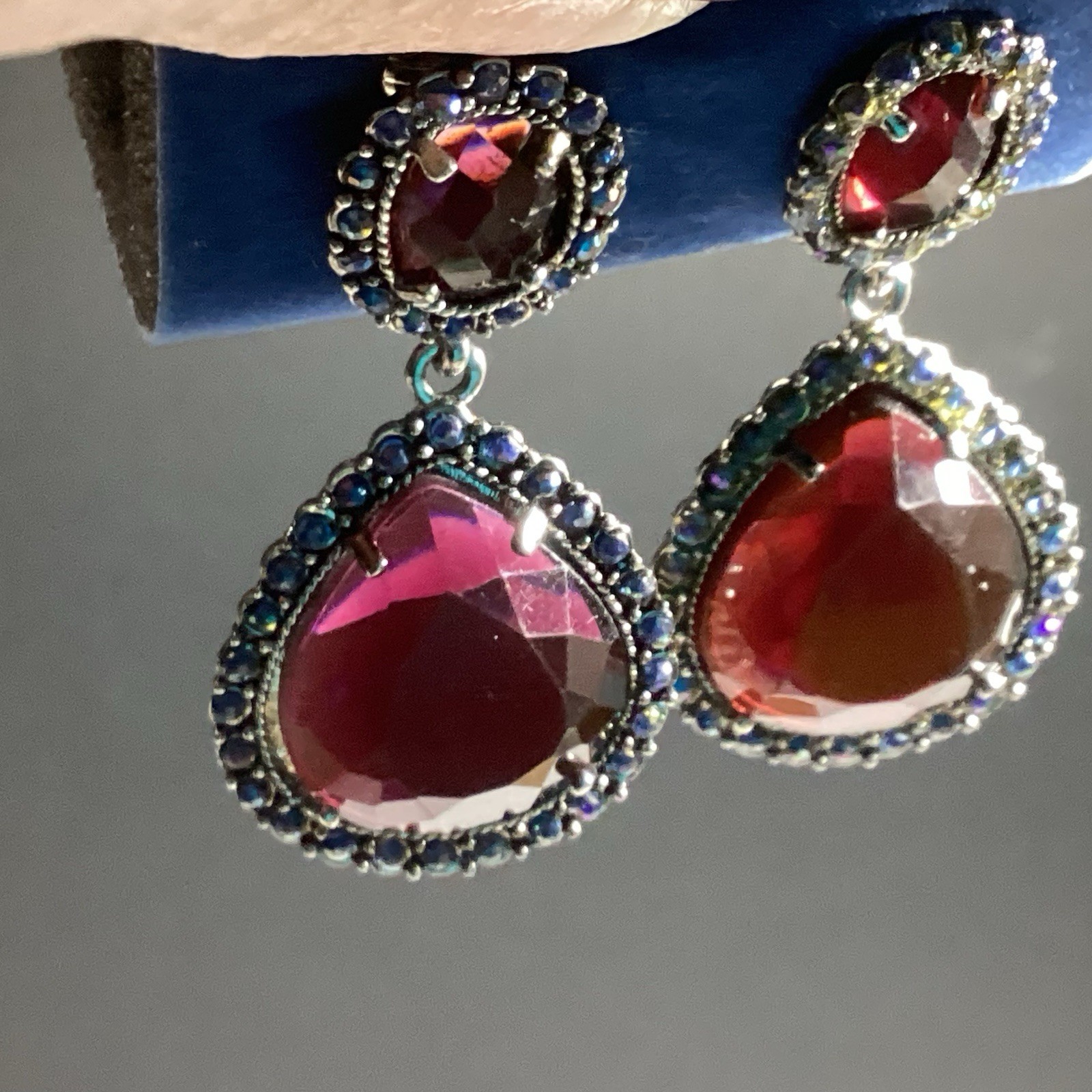 NR NINA RICCI FOR AVON CLIP-ON EARRINGS DROP DANGLE PURPLE & BLUE RHINESTONE