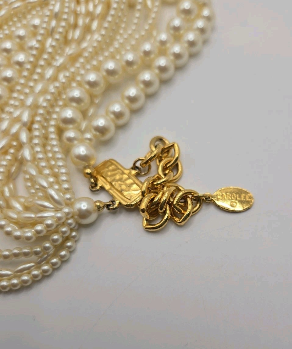 VTG CAROLEE Chunky Faux Pearl 18 Strands Hook Clasp Necklace Ajustable 17.5 ~21″