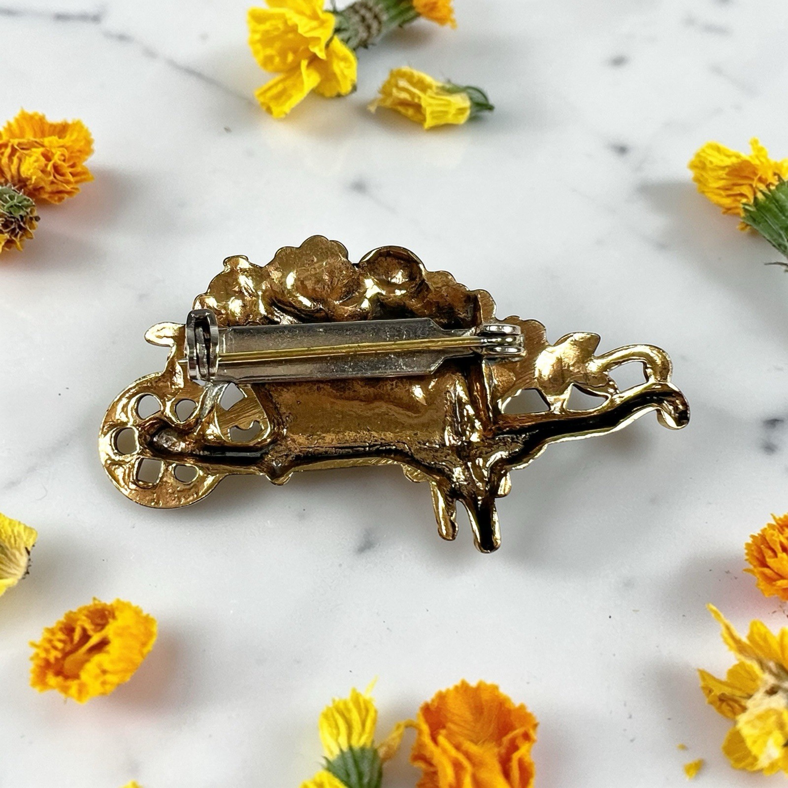 Vtg Enameled Brass Tone Wheelbarrow Flower Cart Brooch