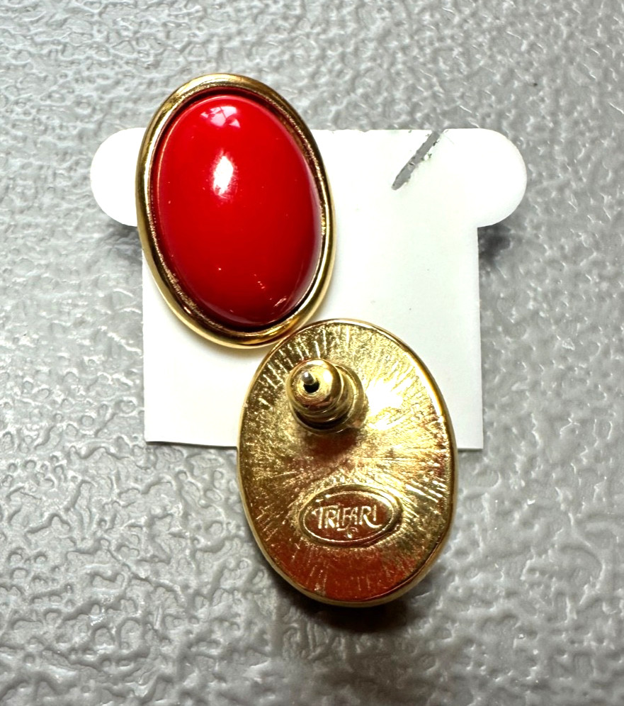 Vintage Signed TRIFARI Gold tone Red Cabochon Oval Stud Earrings Mid-Century