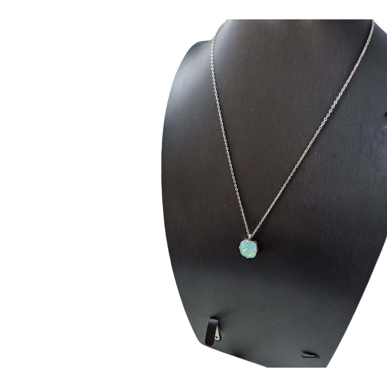 Vintage Kriker de Jewelry Co Beautiful Moonstone 9.5″ necklace.