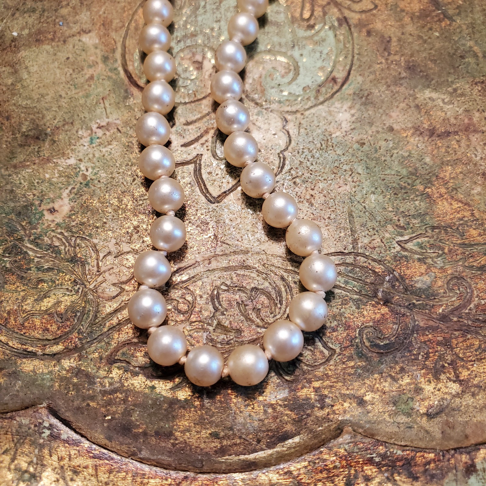 Vintage 15″ Faux Pearl Necklace Hand Knotted Hexagon Screw Clasp
