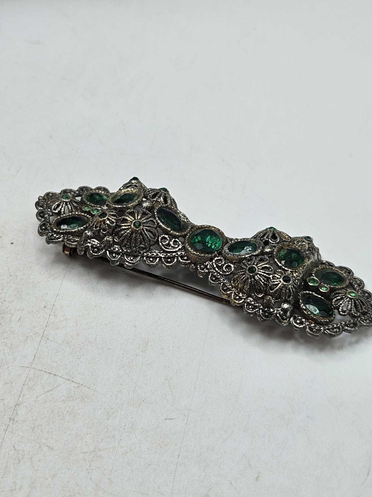 Vintage New England Glass Works (?) Green Rhinestone And Filligree Bow Brooch,