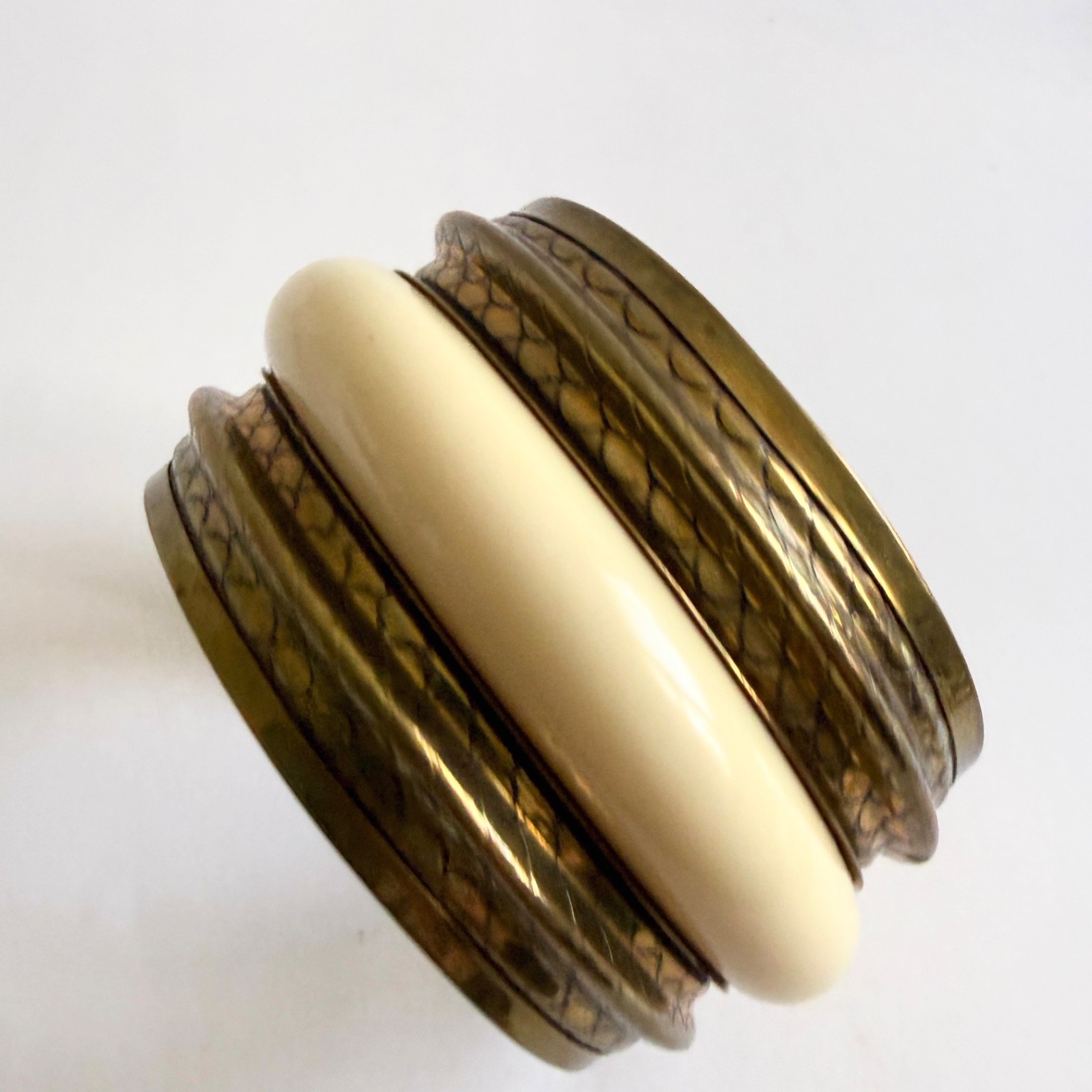 Vintage 80s Wide Brass Bangle Bracelet Fish Scale Cream Plastic Lightweight Boho