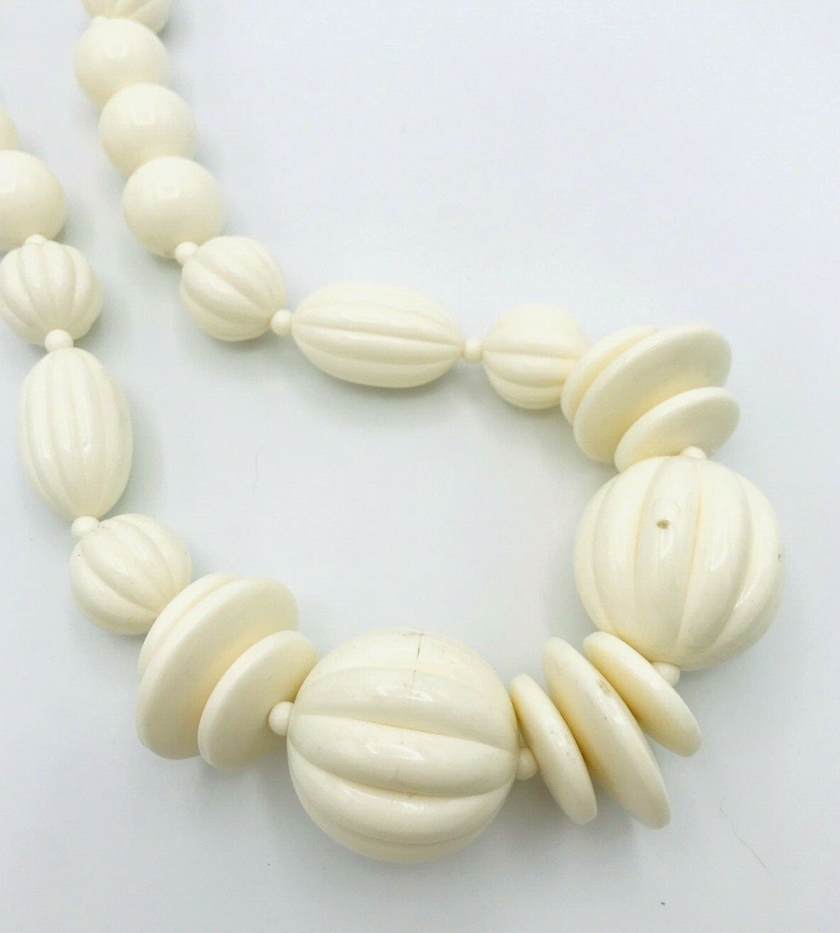 Off White 60’s Vintage Plastic Necklace 23″